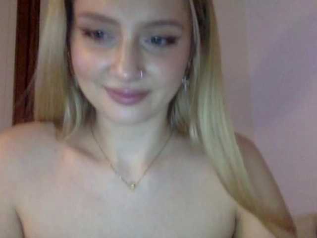 MayaDesire's BongaCams show and profile