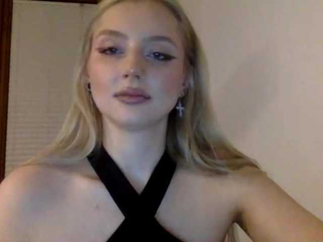 MayaDesire's BongaCams show and profile