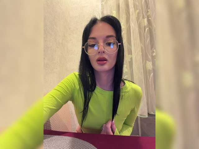 SwettyLizzy from BongaCams