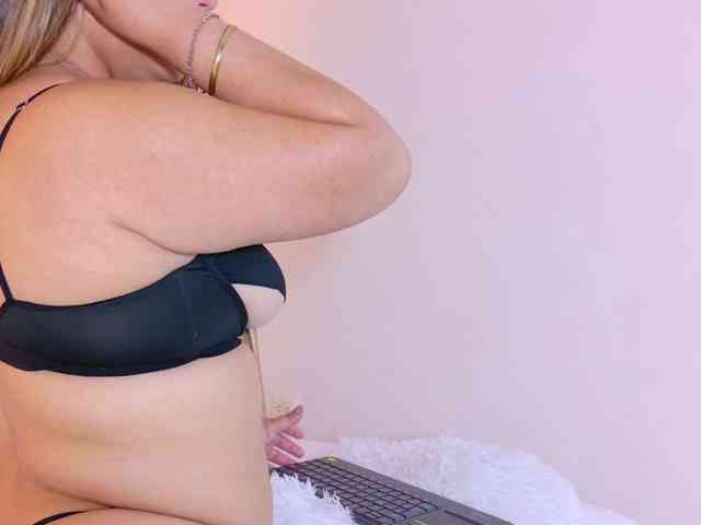 MaddissonWhite webcam