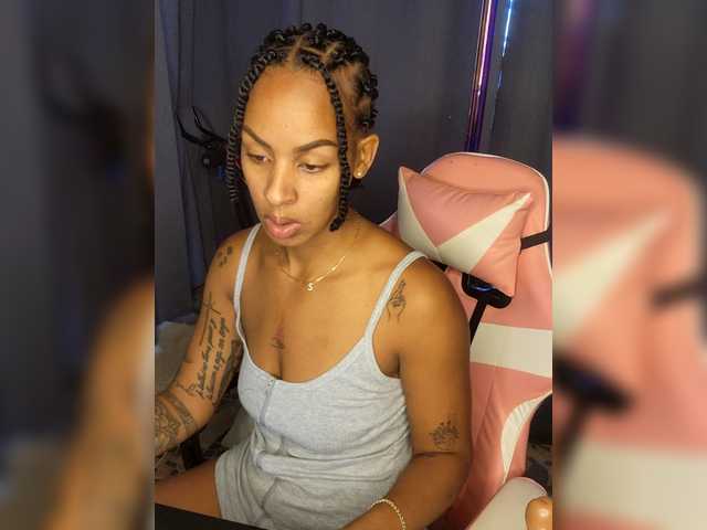 Jxxxa2's BongaCams show and profile