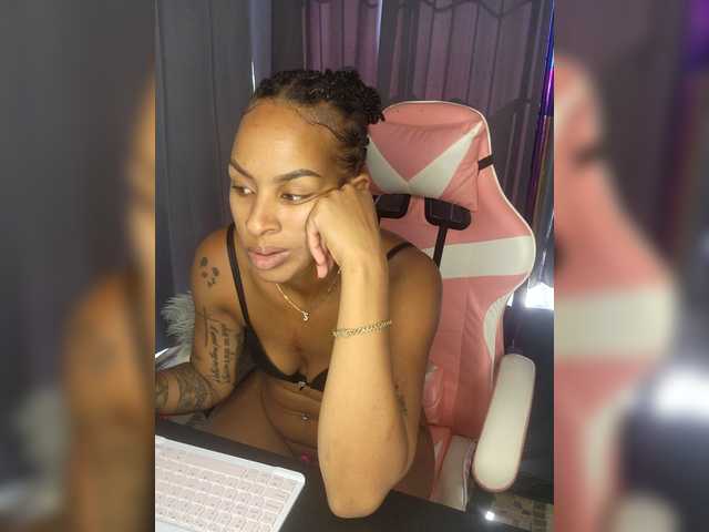 Jxxxa2's BongaCams show and profile