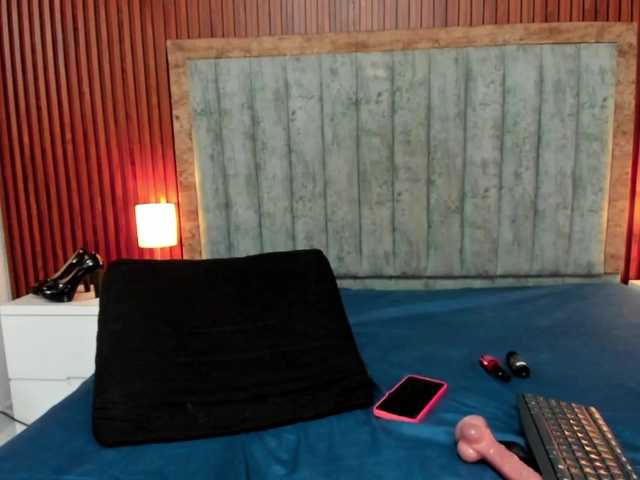 Karina-Towers's BongaCams show and profile