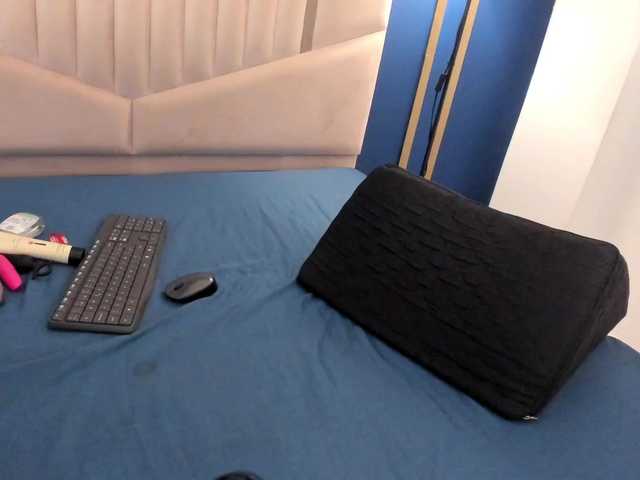 Karina-Towers's BongaCams show and profile