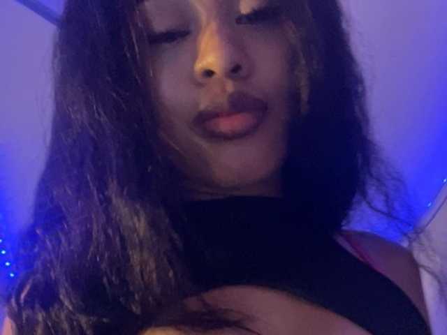 SirenaSweet's BongaCams show and profile