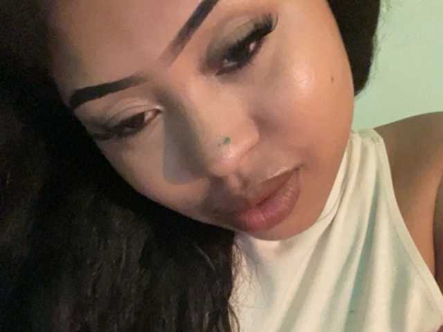 SirenaSweet's BongaCams show and profile