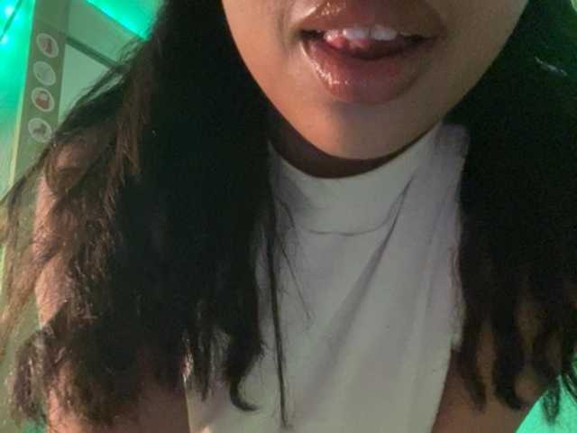 SirenaSweet's BongaCams show and profile