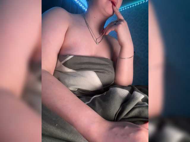 Meduzuan's BongaCams show and profile