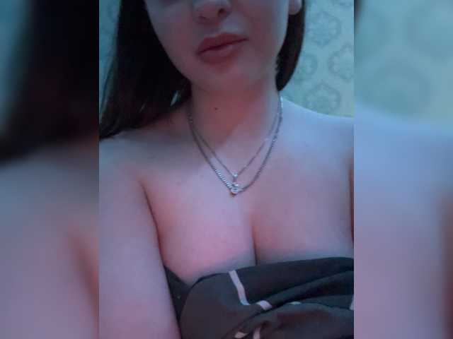 Meduzuan from BongaCams