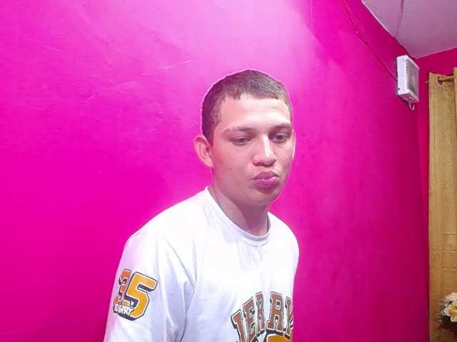 destroysfuck webcam stream