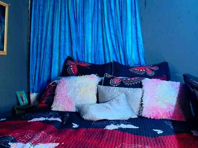 Wildeduction24xxx webcam