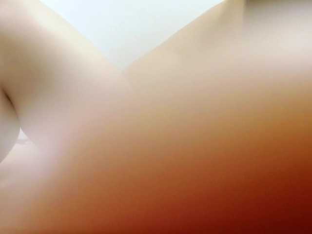 hotgirls2's BongaCams show and profile