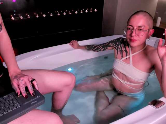 OhMyBush's BongaCams show and profile