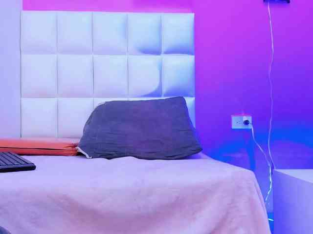 Kimberly-hot69- webcam