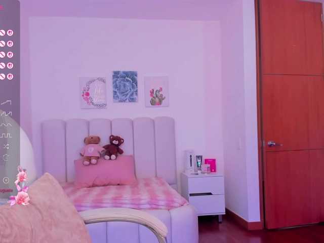 MIASOFIIA21's BongaCams show and profile