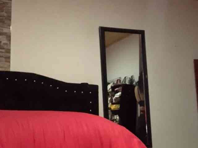 MishelleZakii webcam