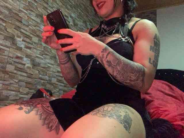 MishelleZakii Live Webcam on BongaCams