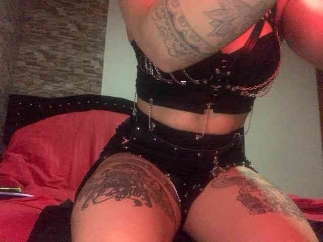 MishelleZakii webcam