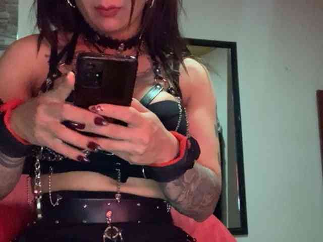 MishelleZakii webcam