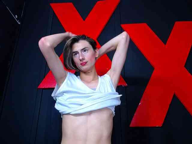 ALANNFOOX Live Webcam on BongaCams