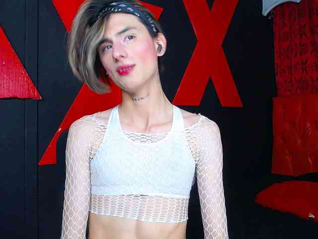 ALANNFOOX Live Webcam on BongaCams