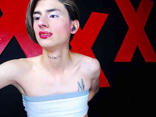 ALANNFOOX Live Webcam on BongaCams