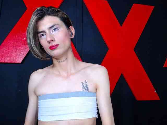 ALANNFOOX Live Webcam on BongaCams