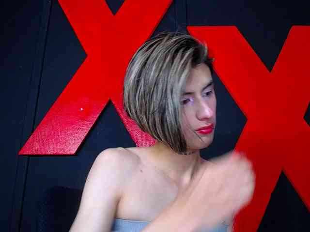 ALANNFOOX Live Webcam on BongaCams