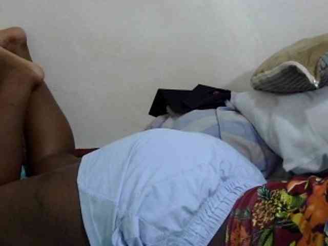 Cutefacebigasss webcam