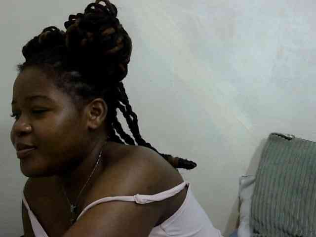 Cutefacebigasss webcam