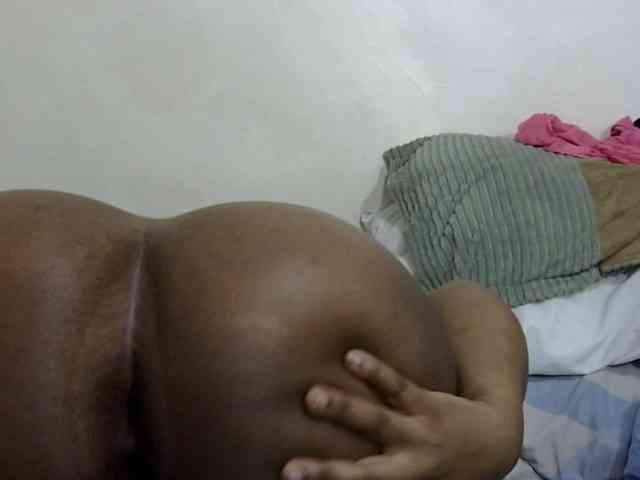 Cutefacebigasss webcam