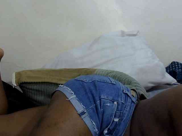 Cutefacebigasss webcam