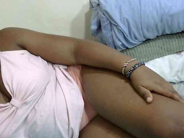 Cutefacebigasss Live Webcam on BongaCams