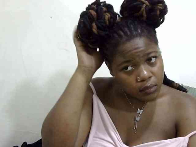 Cutefacebigasss webcam