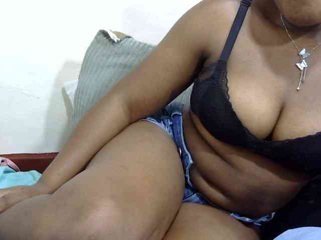 Cutefacebigasss webcam