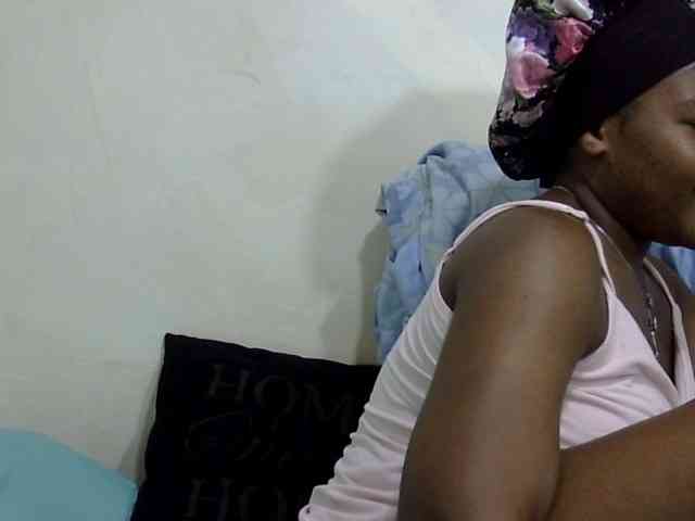 Cutefacebigasss Live Webcam on BongaCams