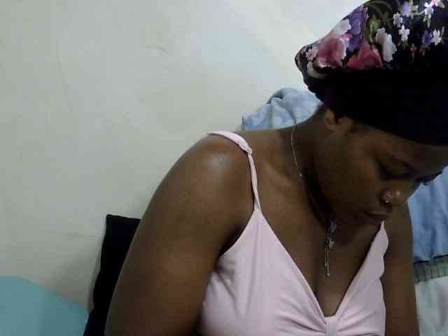 Cutefacebigasss webcam