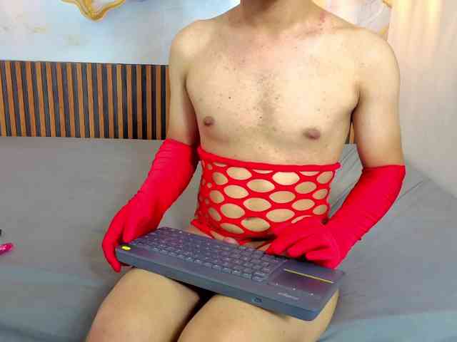 AndyTovar Live Webcam on BongaCams