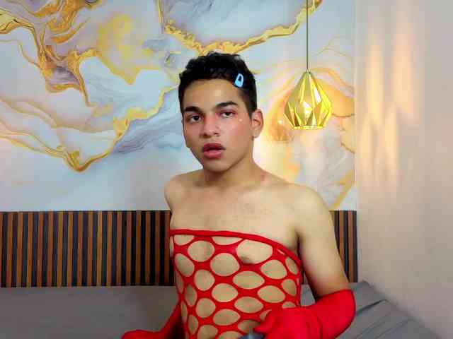 AndyTovar Live Webcam on BongaCams