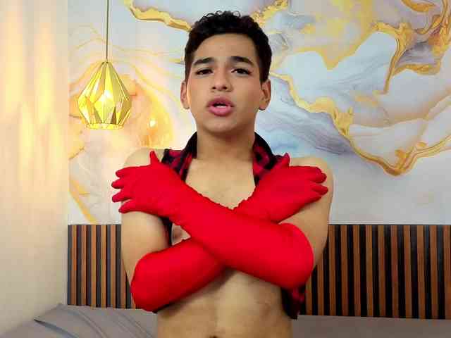 AndyTovar Live Webcam on BongaCams