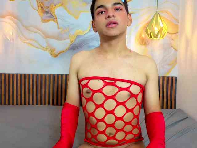 AndyTovar Live Webcam on BongaCams