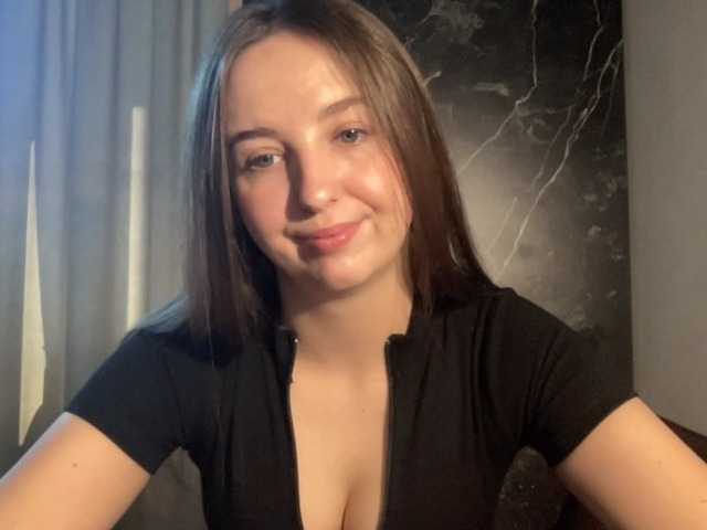 le modèle CharlotteNatural est en webcam porno dans un show sur le site bongacams, il possède les tags suivants: White/Caucasian,Brunette,Shaved