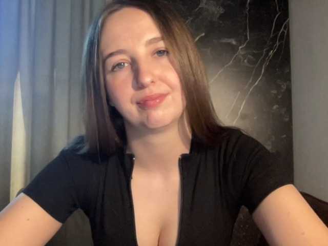 le modèle CharlotteNatural est en webcam porno dans un show sur le site bongacams, il possède les tags suivants: White/Caucasian,Brunette,Shaved