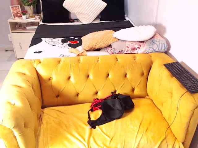 sexyBellaXXXa webcam