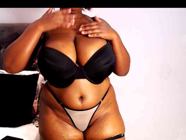 sexyBellaXXXa webcam