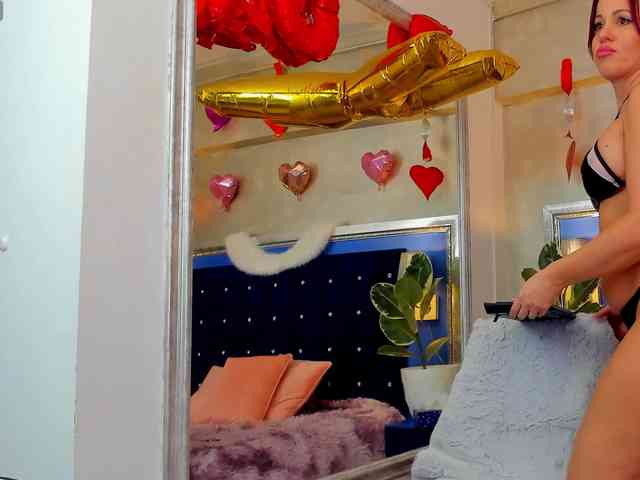 YolandaExotique Live Webcam on BongaCams