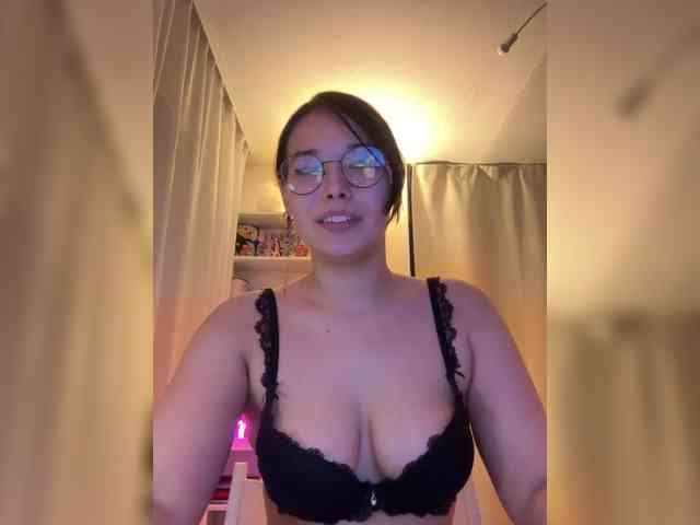 Li-Love Live Webcam on BongaCams
