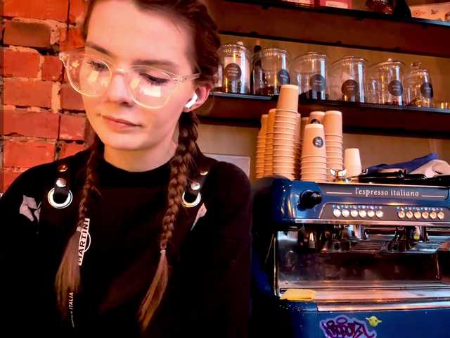 JoannGrater's BongaCams show and profile