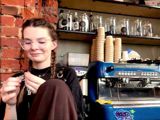 JoannGrater's BongaCams show and profile