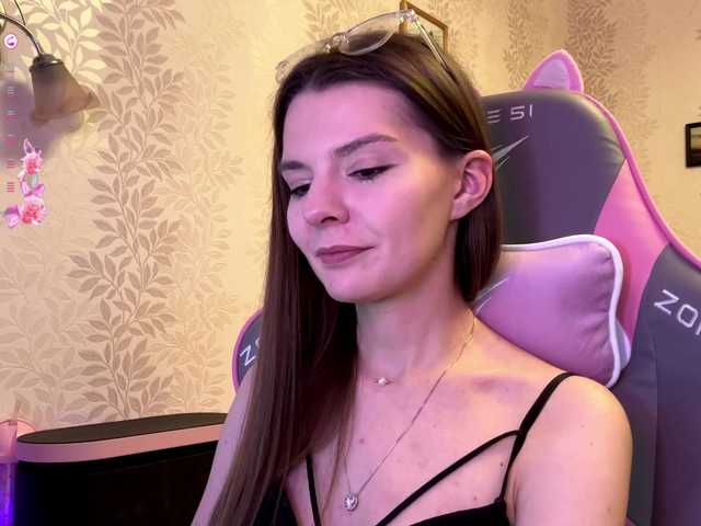 JoannGrater's BongaCams show and profile